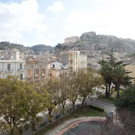 Terrazza Su Apartment *